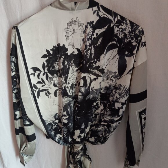 Fashion Nova Top size small - Picture 2 of 2